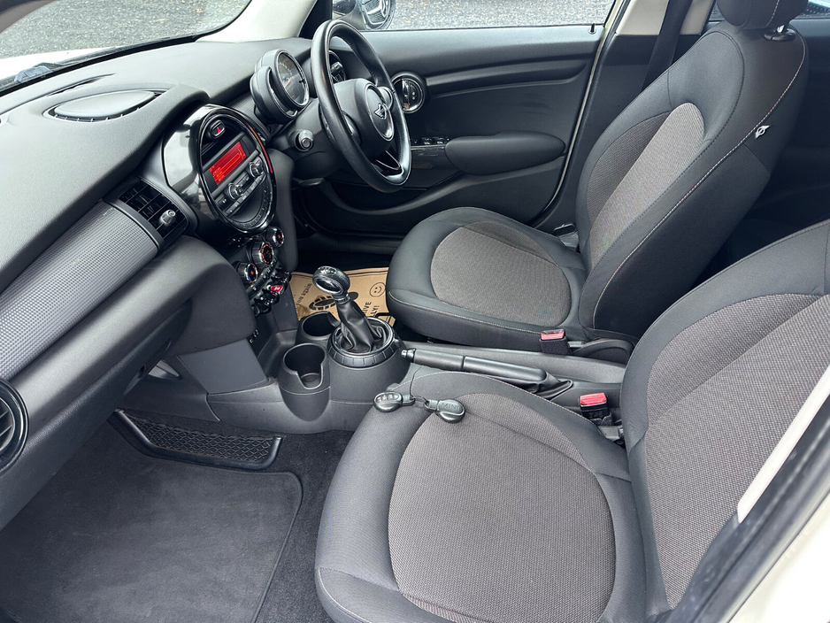 2014 MINI Hatch  €10,950