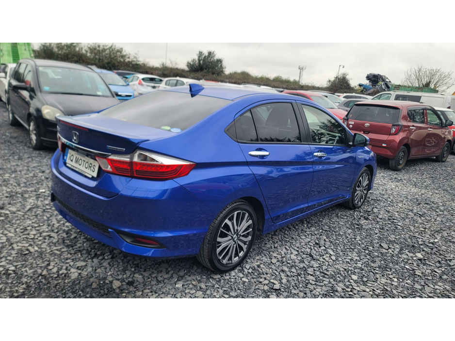 2017 Honda Grace - image 6