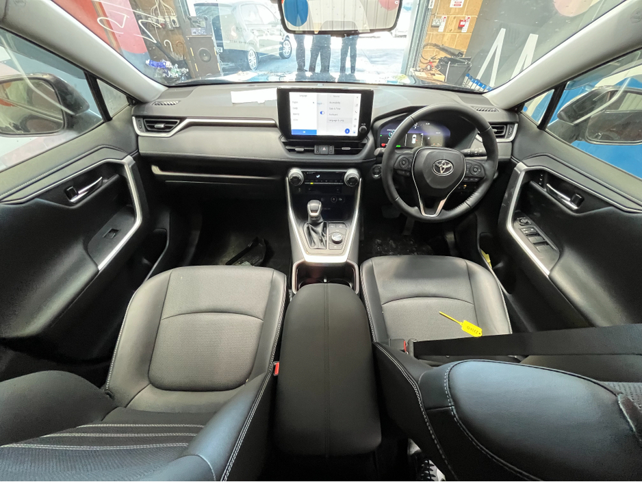 2025 Toyota Rav4 - image 18