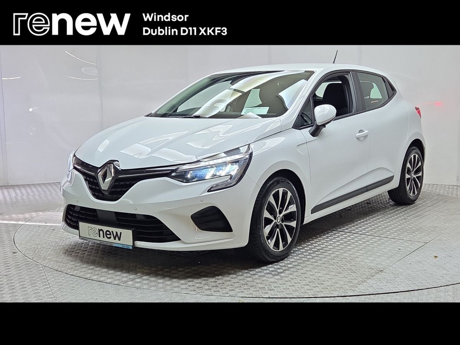 2022 Renault Clio Iconic TCe 90 €15,995