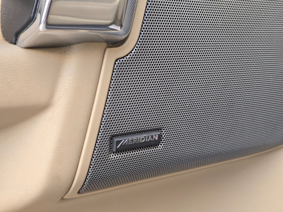 2014 Land Rover Discovery - image 27