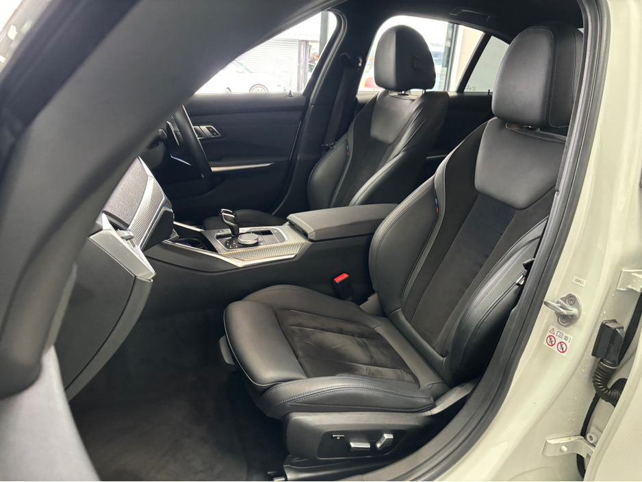 2021 BMW 3 Series - image 15