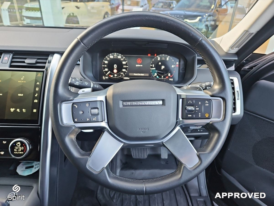 2023 Land Rover Discovery - image 12