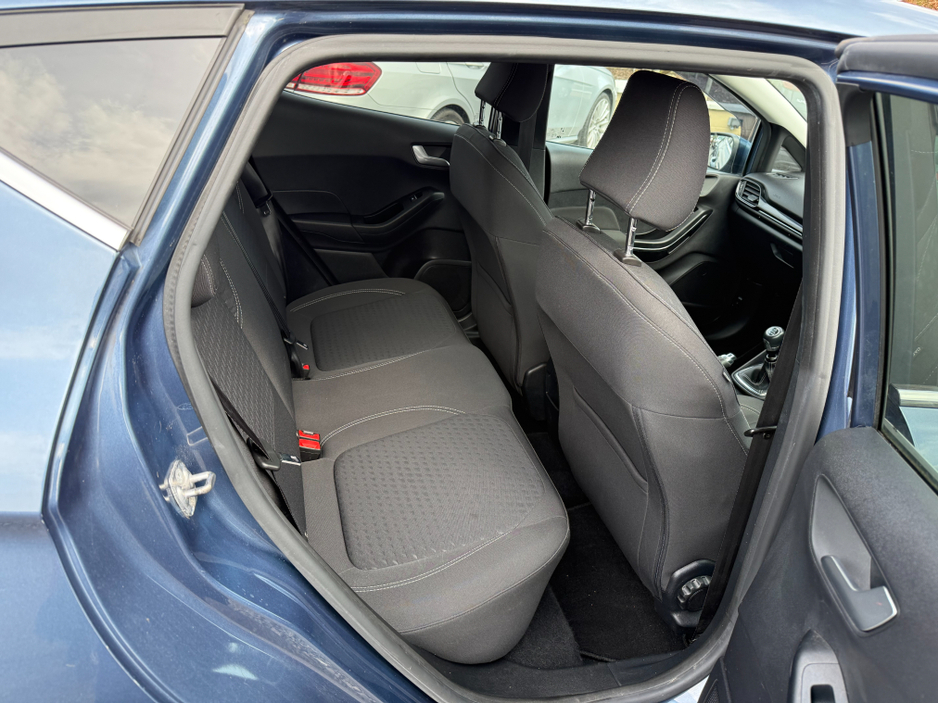 2021 Ford Fiesta - image 9