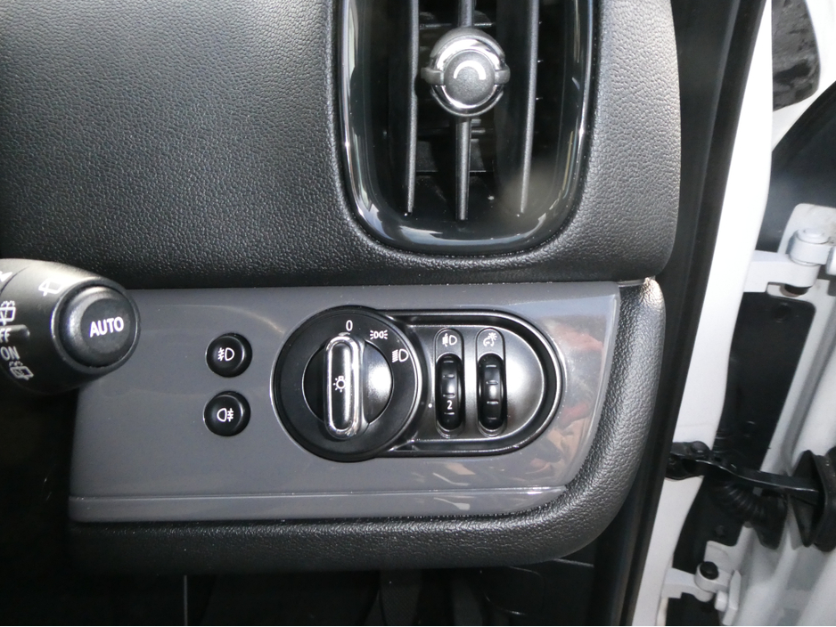 2017 MINI Countryman - image 17