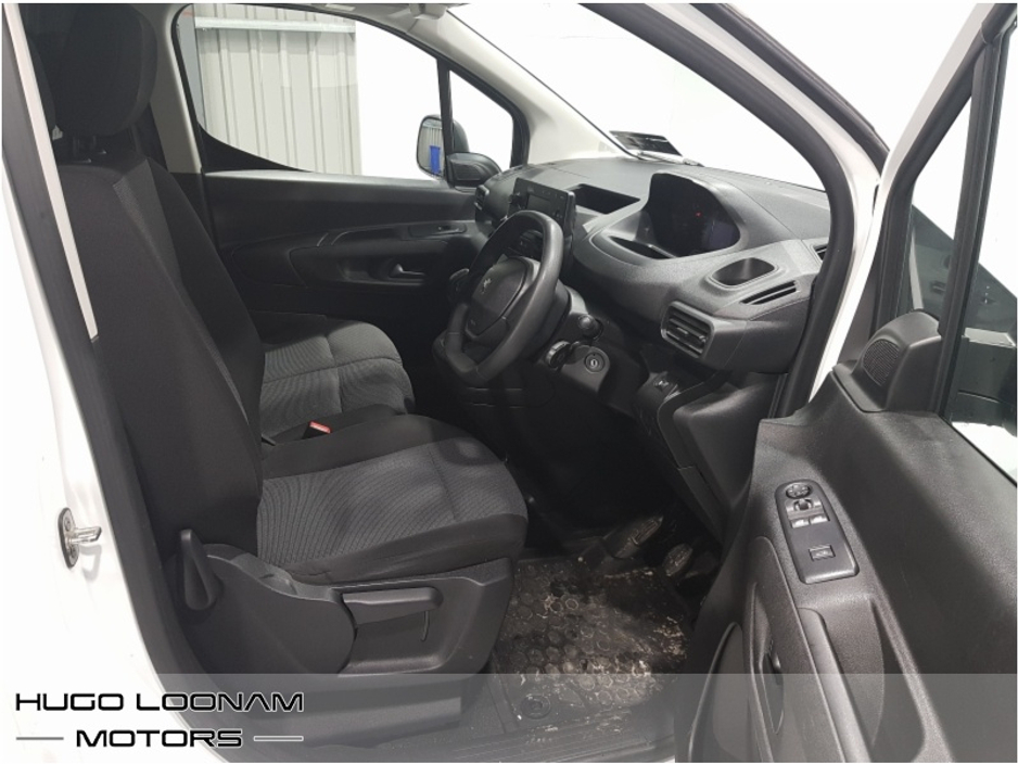 2021 Peugeot Partner - image 11
