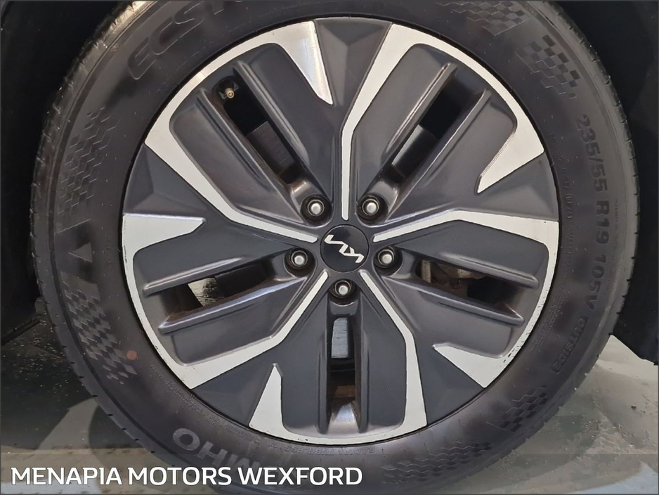 2022 Kia EV6 - image 10