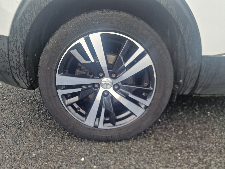 2018 Peugeot 5008 Allure 1.5 Blue HDI 130 6.2 4D €18,950