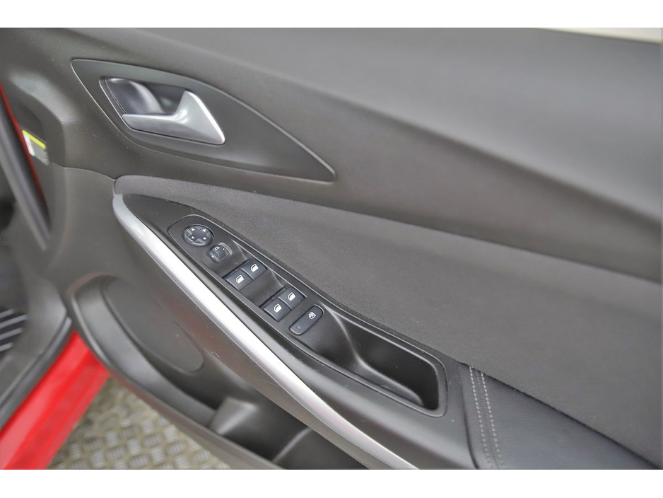 2021 Opel Grandland X - image 25