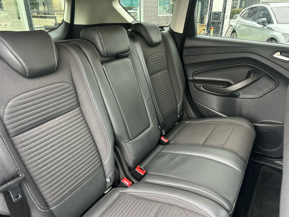 2019 Ford Kuga - image 10