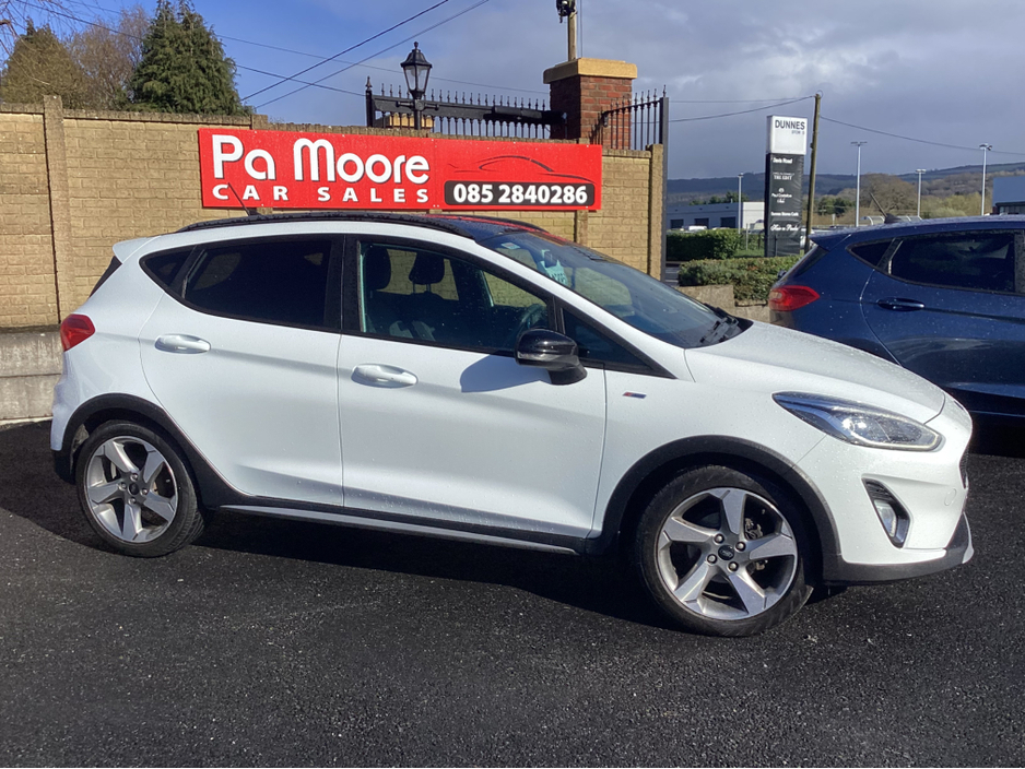 2020 Ford Fiesta - image 3