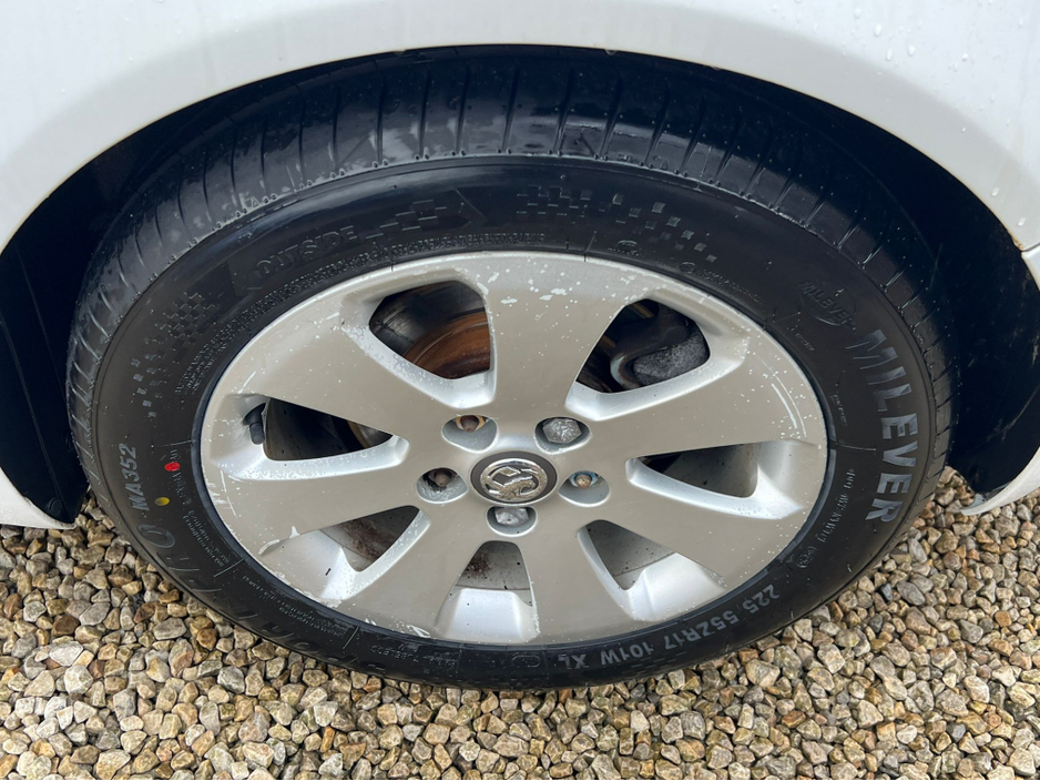 2012 Opel Insignia - image 16