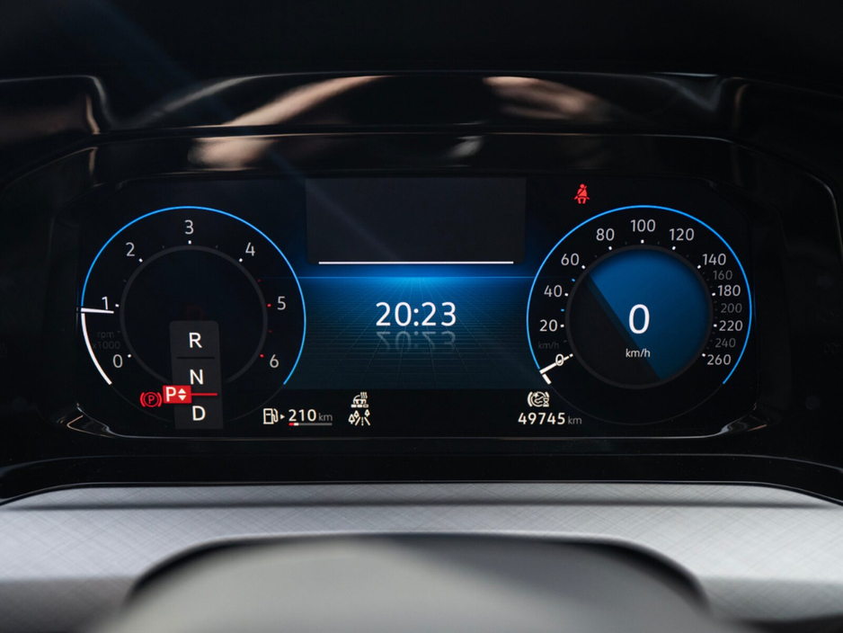 2022 Volkswagen Golf - image 28