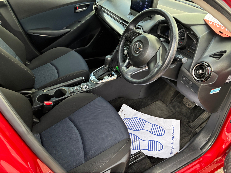 2015 Mazda Demio - image 10