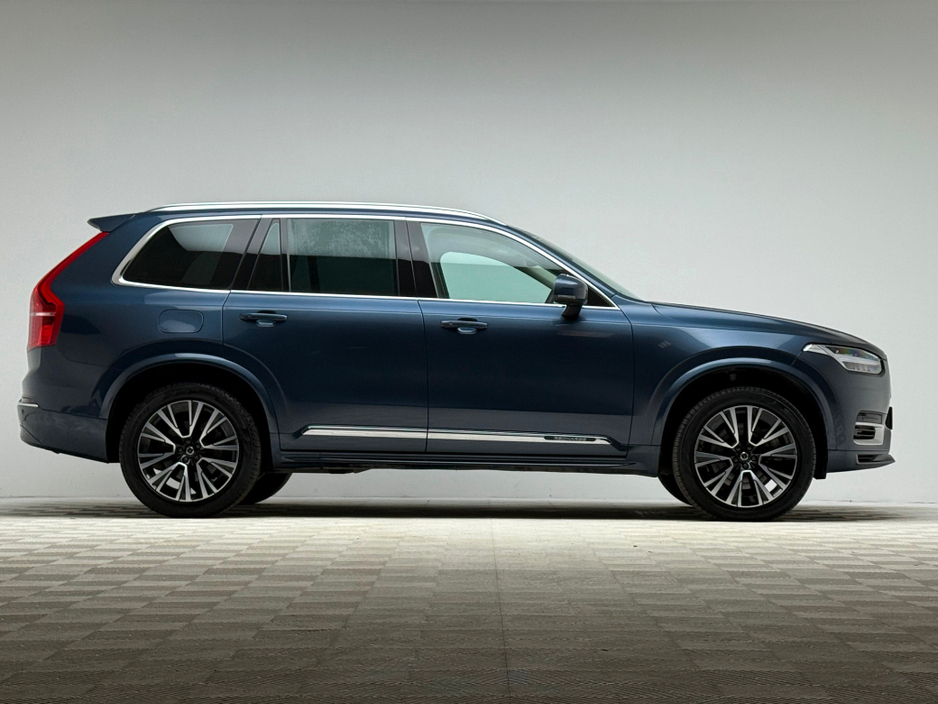 2022 Volvo XC90 CORE T8 RECHARGE AWD *7 SEATER* €49,990
