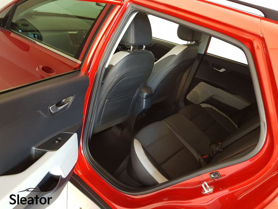 2020 Kia Stonic - image 6