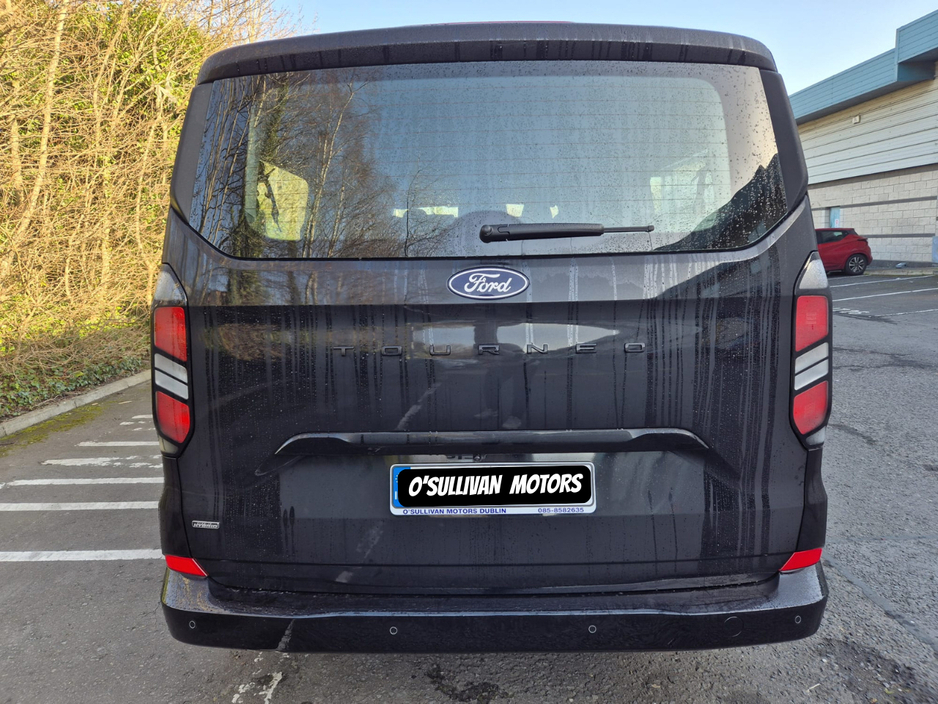2026 Ford Tourneo Custom - image 9