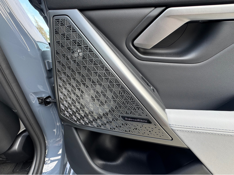 2025 BMW M5 - image 20