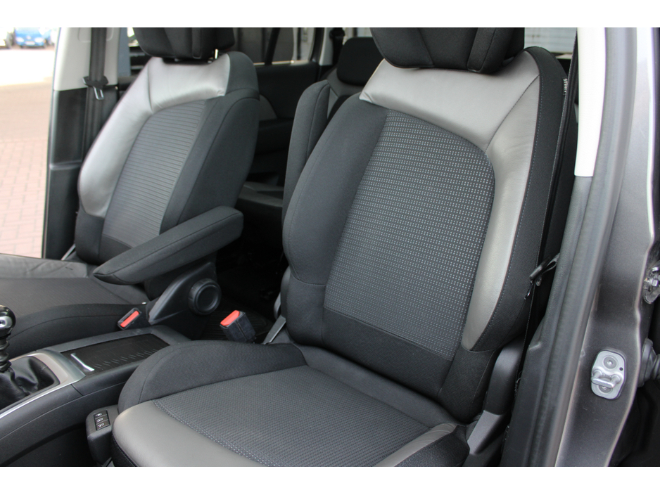 2020 Citroen Grand C4 SpaceTourer - image 26