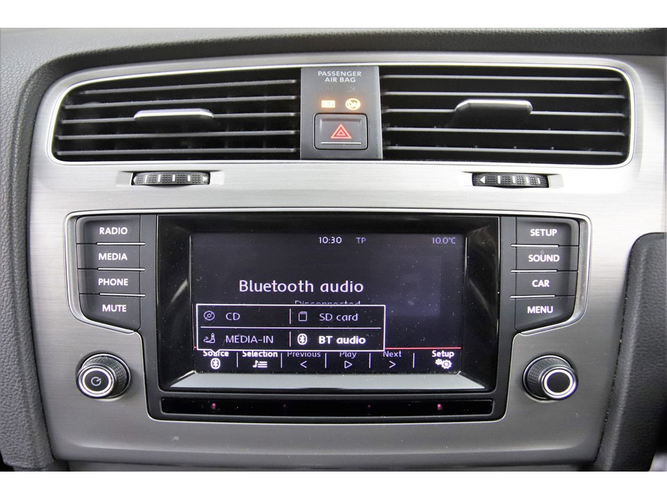 2015 Volkswagen Golf - image 19