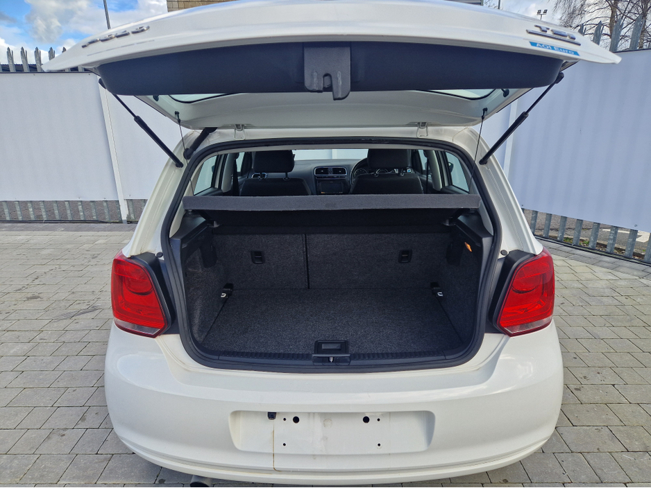 2013 Volkswagen Polo - image 8