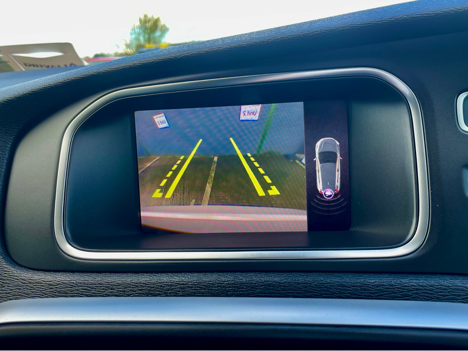 2019 Volvo V40 - image 43