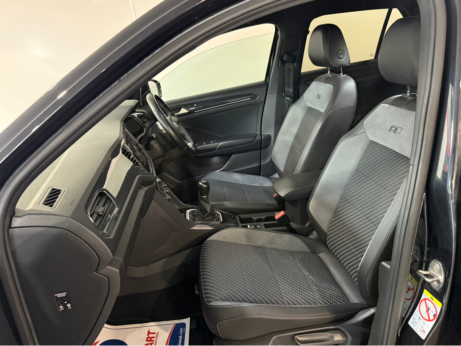 2019 Volkswagen T-Roc - image 12