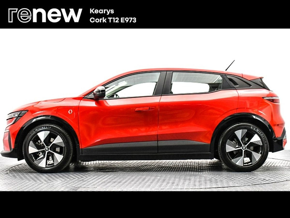 2023 Renault Megane E-Tech - image 7