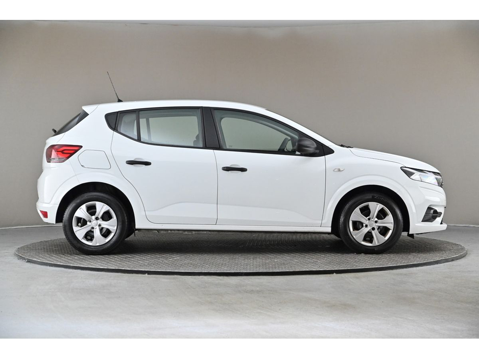 2023 Dacia Sandero - image 11