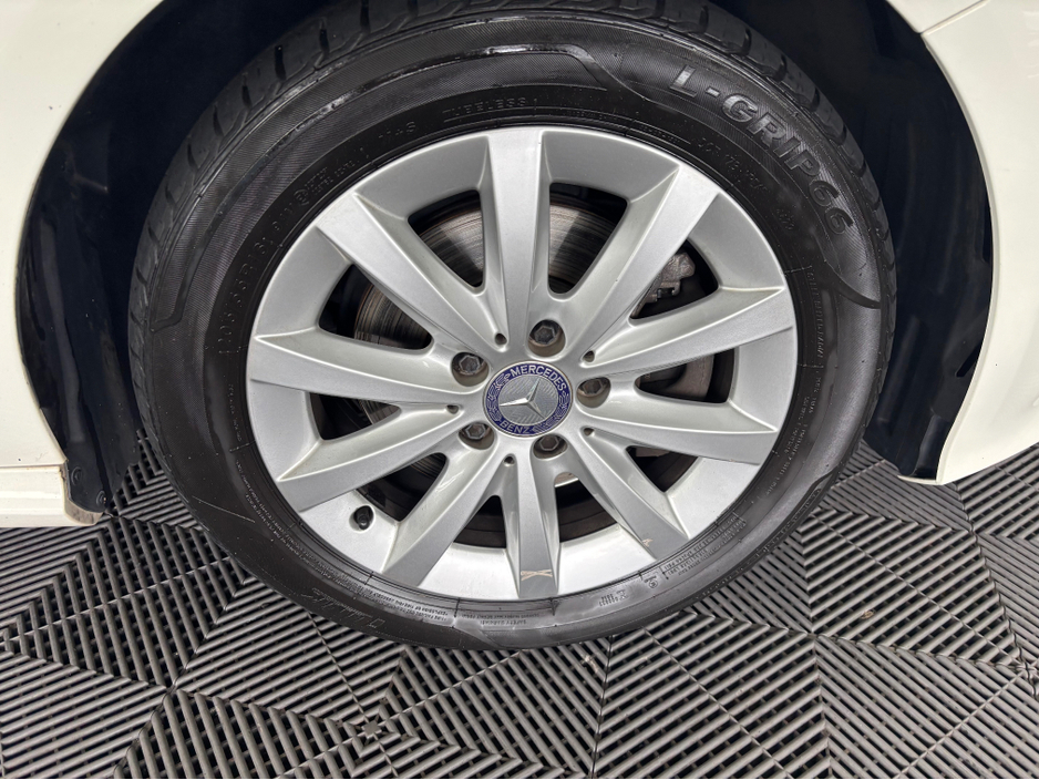 2016 Mercedes-Benz A Class - image 6