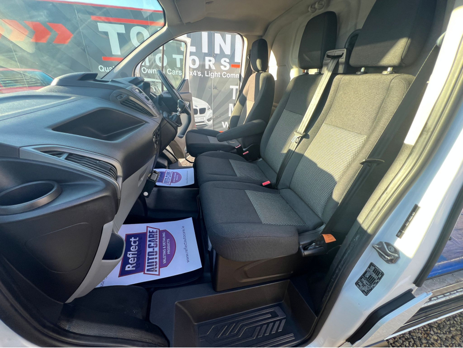 2018 Ford Transit Custom - image 11