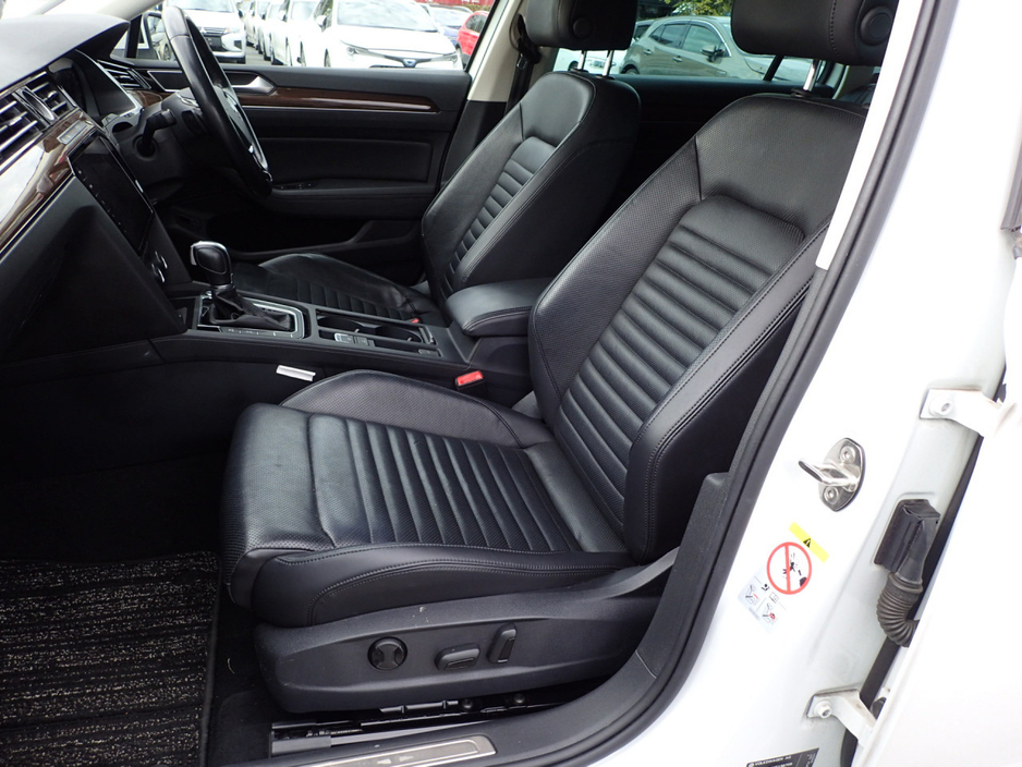 2020 Volkswagen Passat - image 7