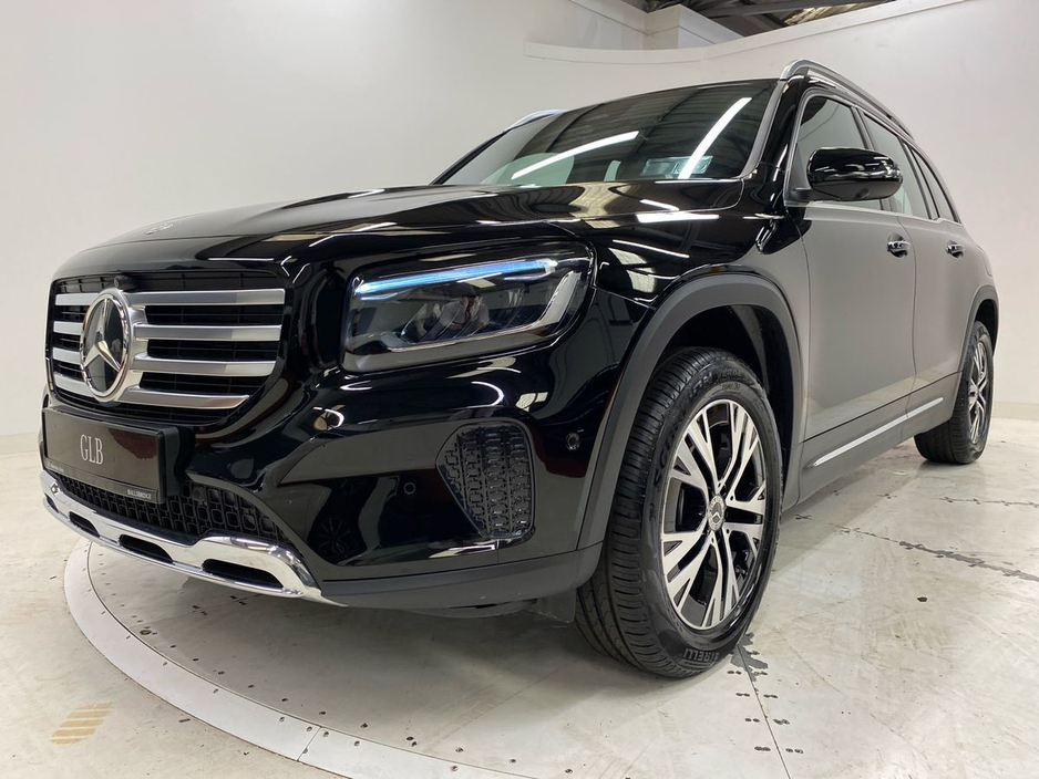 2025 Mercedes-Benz GLB - image 12