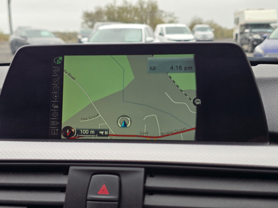 2017 BMW 3 Series - image 25