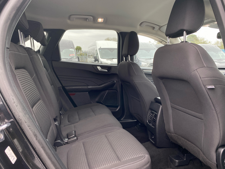 2023 Ford Kuga - image 10