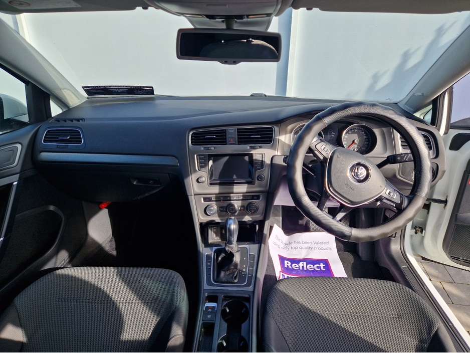 2013 Volkswagen Golf - image 14