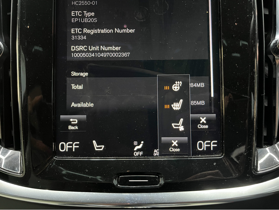 2021 Volvo V60 - image 25