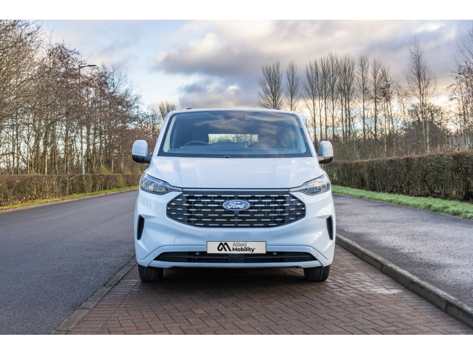 2026 Ford Tourneo Custom PHEV 2.5 Titanium Wheelchair Accessible Taxi