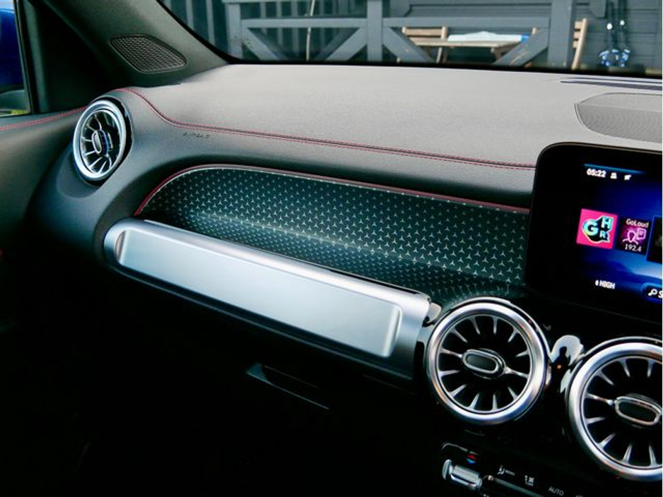 2025 Mercedes-Benz EQB - image 18