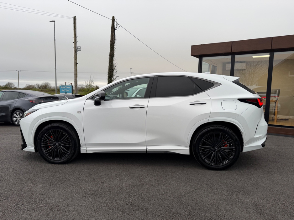 2023 Lexus NX 450 h+ - image 9