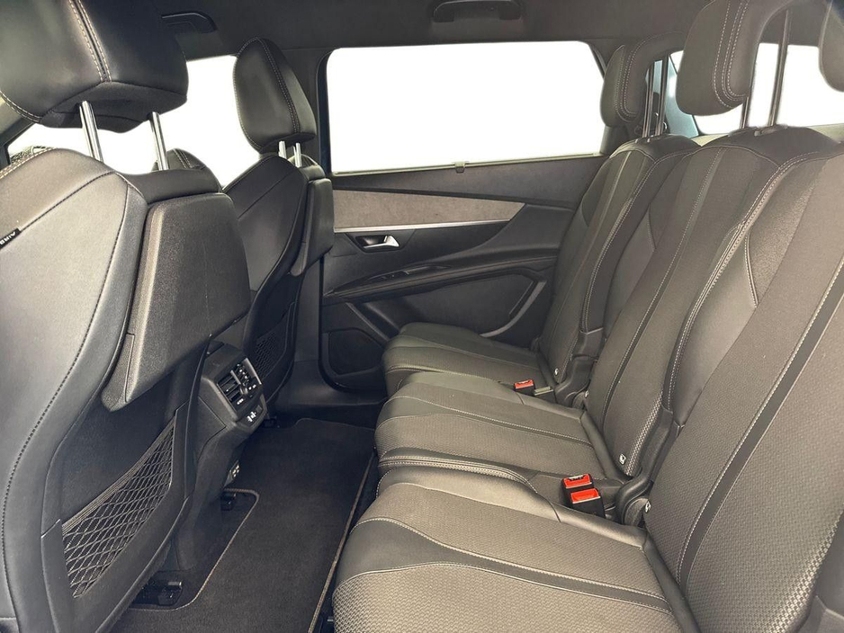 2024 Peugeot 5008 - image 10