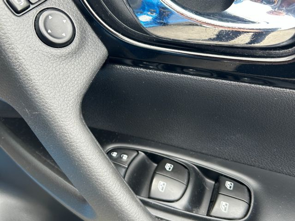 2018 Nissan Qashqai - image 17