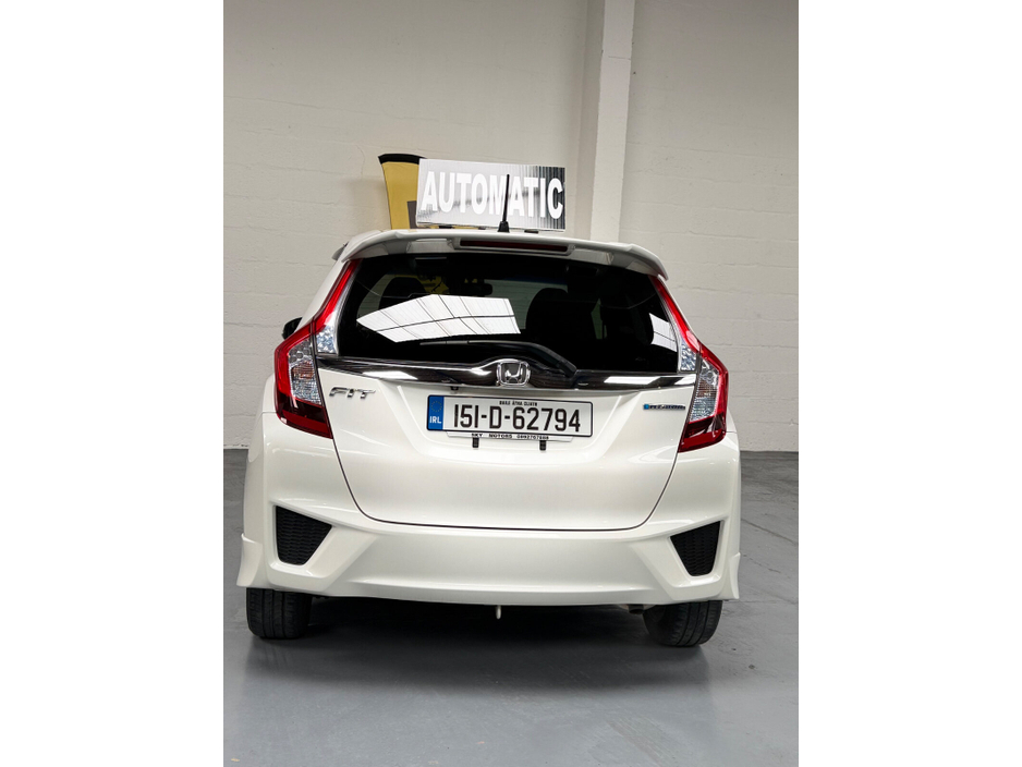 2015 Honda Fit - image 7