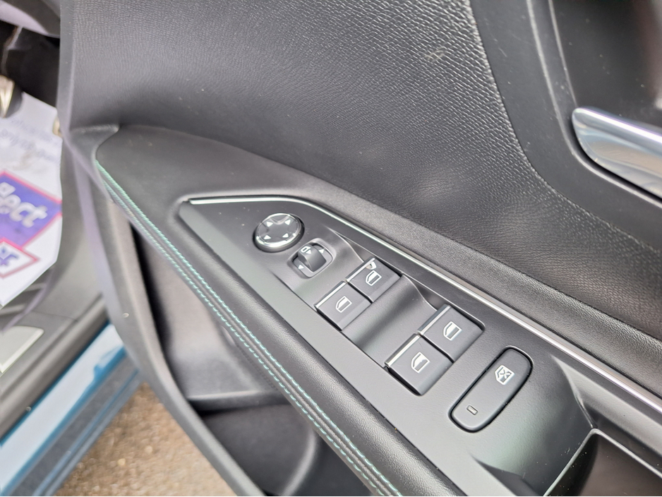 2023 Peugeot 5008 - image 18