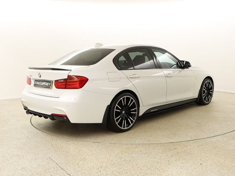 2015 BMW 3 Series - image 7