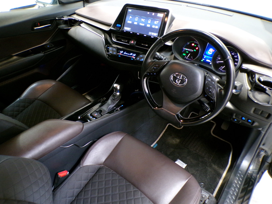 2018 Toyota C-HR 2018*51,000 MILES*HYBRID SPORT TOYOTA C-HR SELF CHARGING 1.8 AUTOMATIC*FANTASTIC CONDITION GREAT ON FUEL, POWER, COMFORT WITH A LOT OF SPACE ALL COMBINED FOR A FANTASTIC DRIVE. CAR COMES WITH FULL SAF €19,900