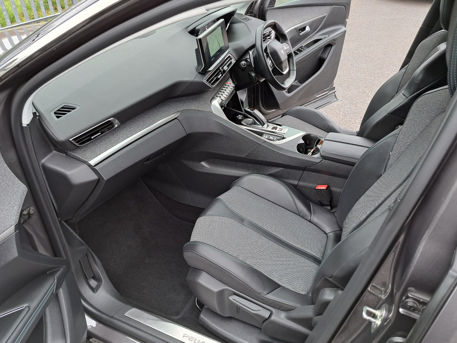 2023 Peugeot 3008 - image 14