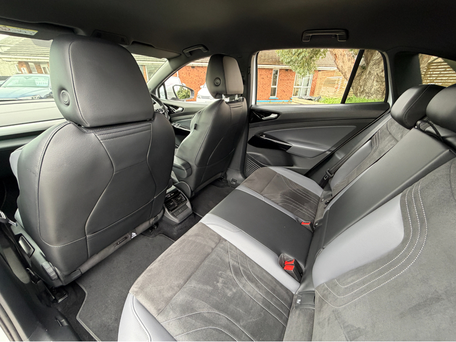 2022 Volkswagen ID.4 - image 24