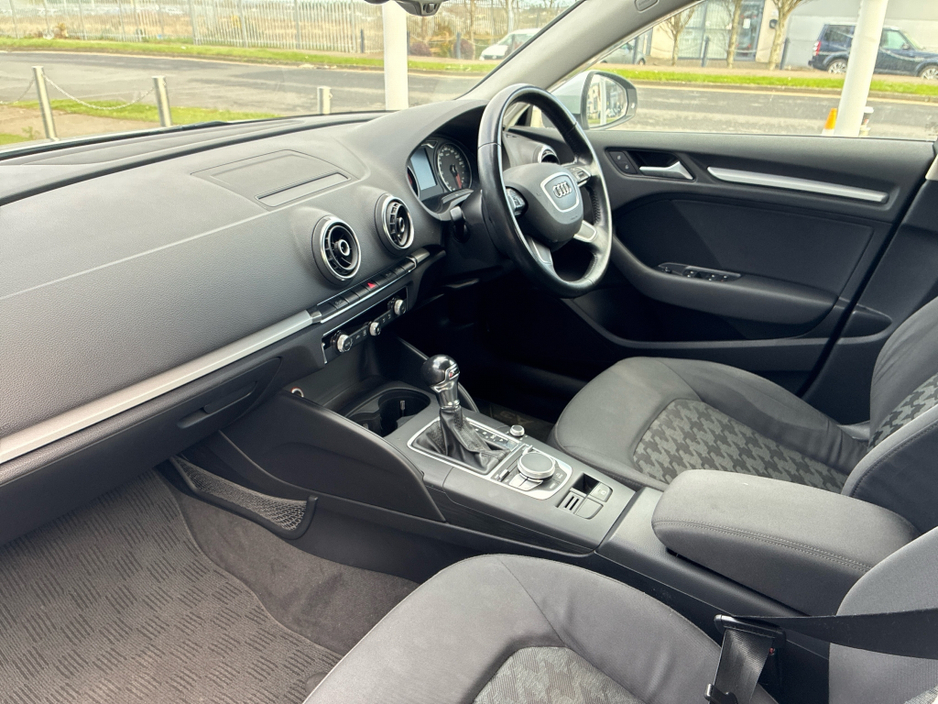 2013 Audi A3 - image 2