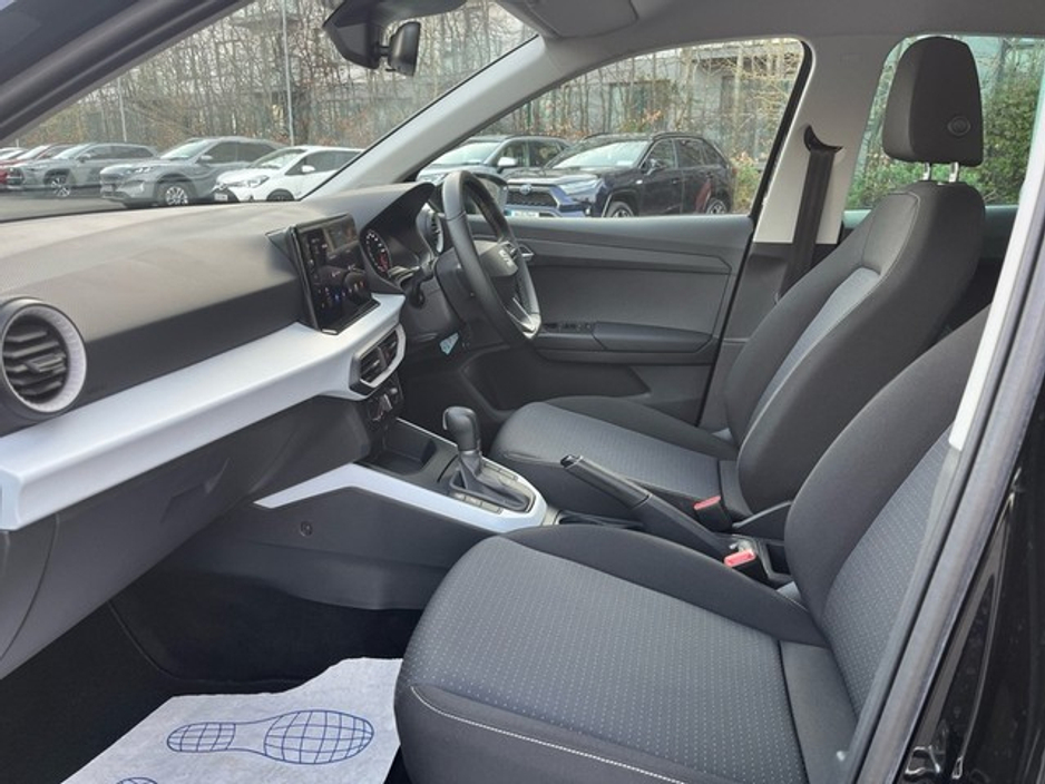 2022 SEAT Arona - image 6